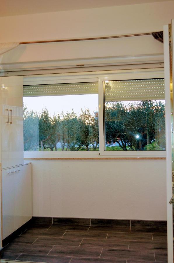 Mihaela Studio Apartmans 150M Near The Beach Каштела Экстерьер фото