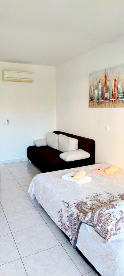 Mihaela Studio Apartmans 150M Near The Beach Каштела Экстерьер фото