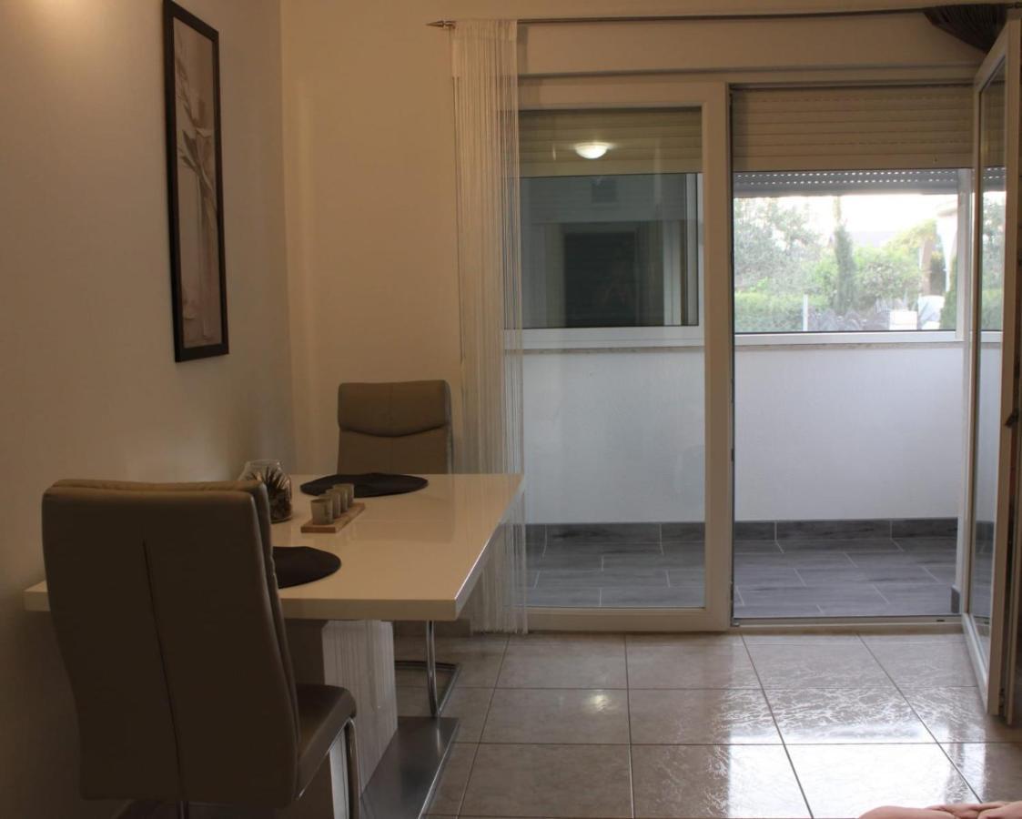 Mihaela Studio Apartmans 150M Near The Beach Каштела Экстерьер фото
