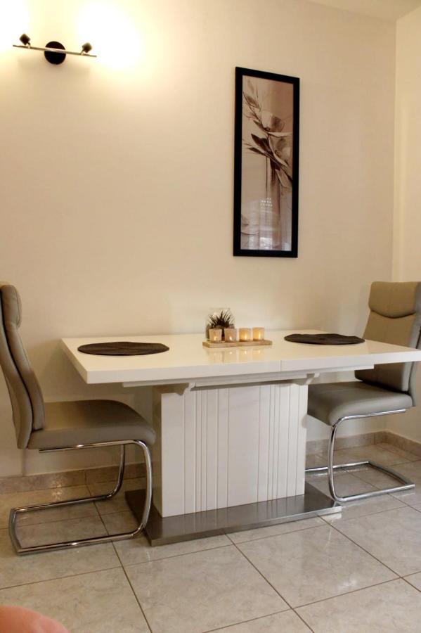 Mihaela Studio Apartmans 150M Near The Beach Каштела Экстерьер фото