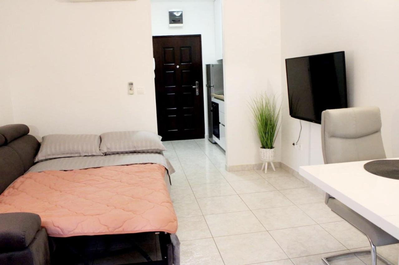 Mihaela Studio Apartmans 150M Near The Beach Каштела Экстерьер фото